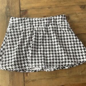 Tennis court size medium herringbone